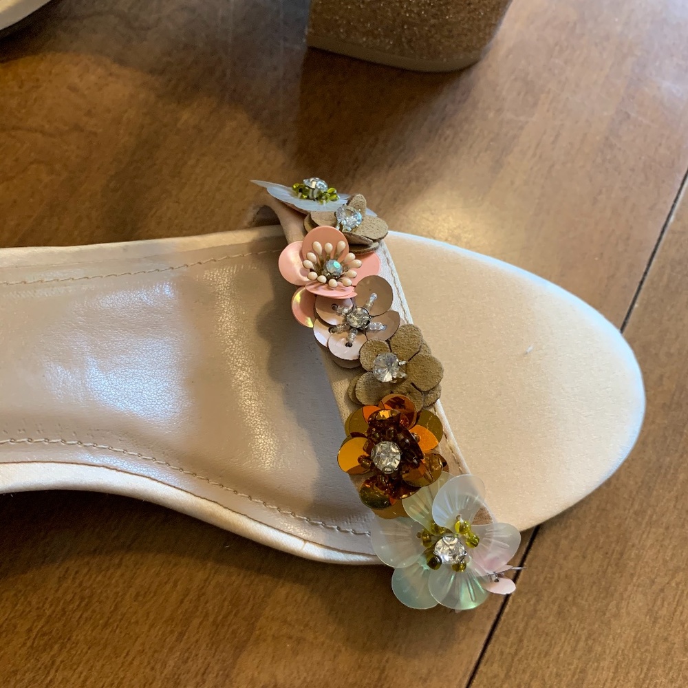 Betsy Johnson gold flower heels